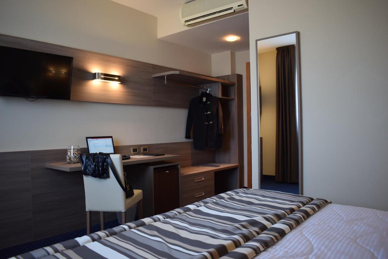 Roma Domus Hotel Ponzano Romano Eksteriør billede